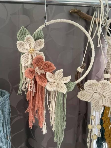 Macrame flowers and leaves- customised in your choice of colours 